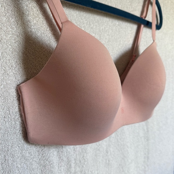 Victoria's Secret Pink Seamless Bra Intimates - Picture 3 of 10